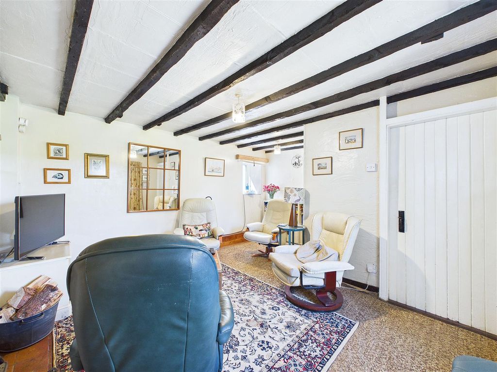 Property photo 3 of 30 Carnside, Gallowhill