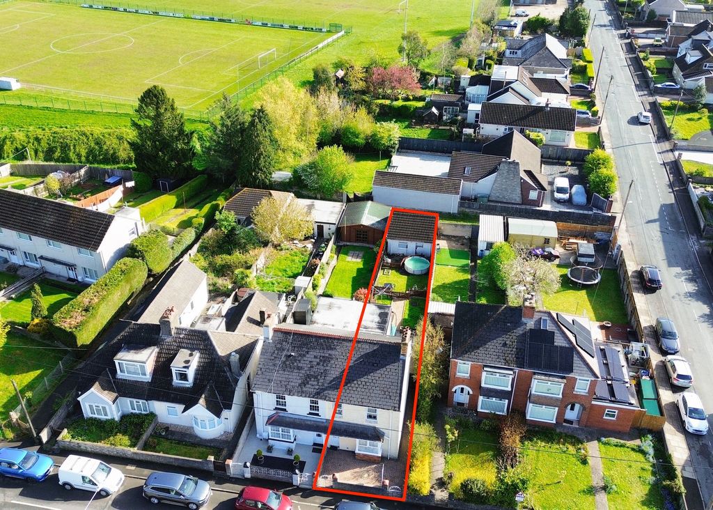 Property photo 2 of 25