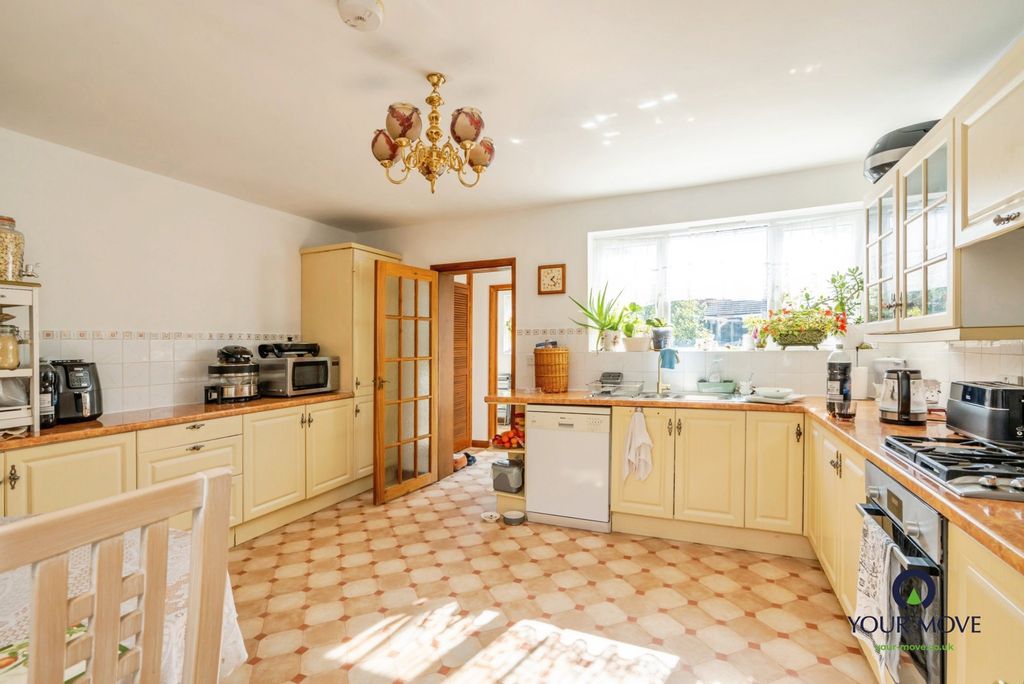 Property photo 3 of 12 Pbox-Img.Jpg