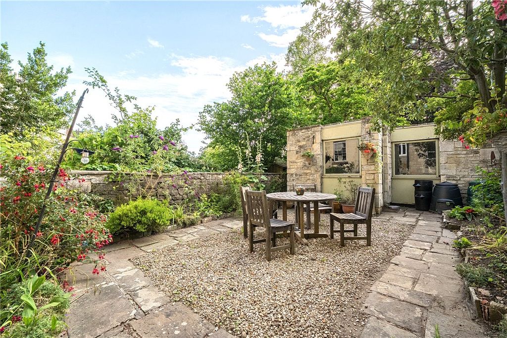 Property photo 2 of 14 Picture No. 04