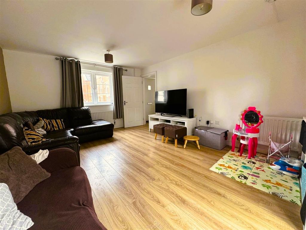 Property photo 3 of 22 Bxbfk_Cdouooyzqaxc_Fia.Jpg