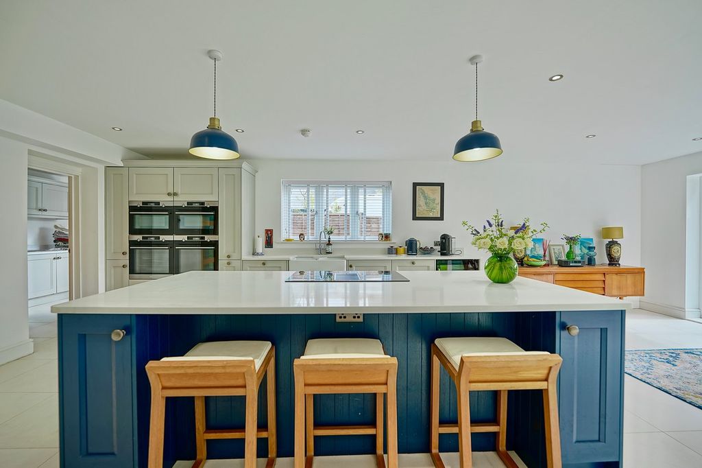 Property photo 3 of 29