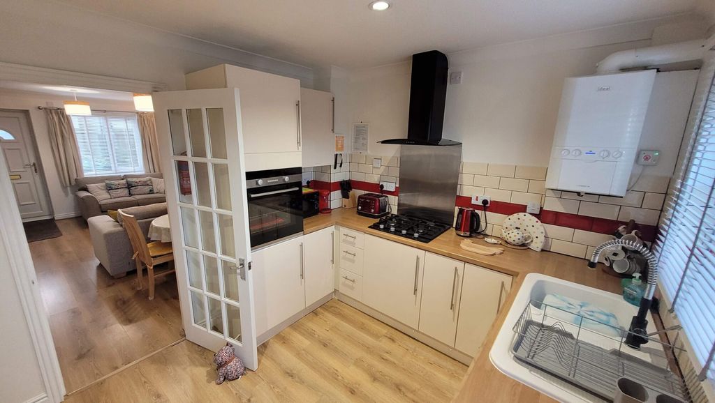 Property photo 3 of 17