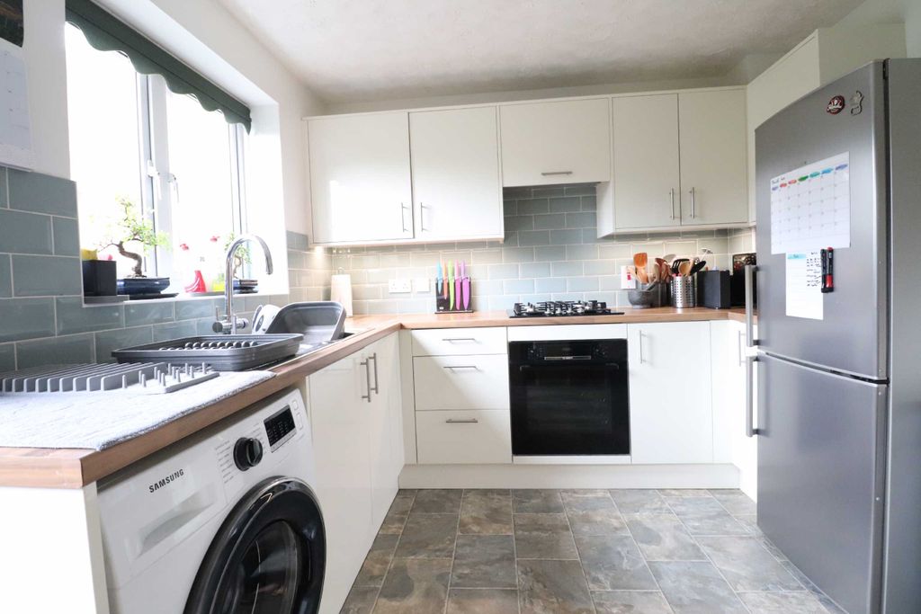 Property photo 2 of 17 Photo