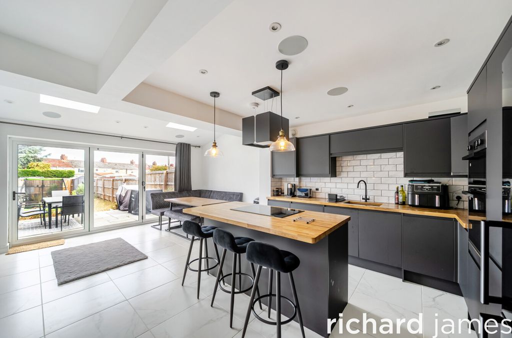 Property photo 2 of 22 75037d52Ae584E3Dafa7251886c25Fe2