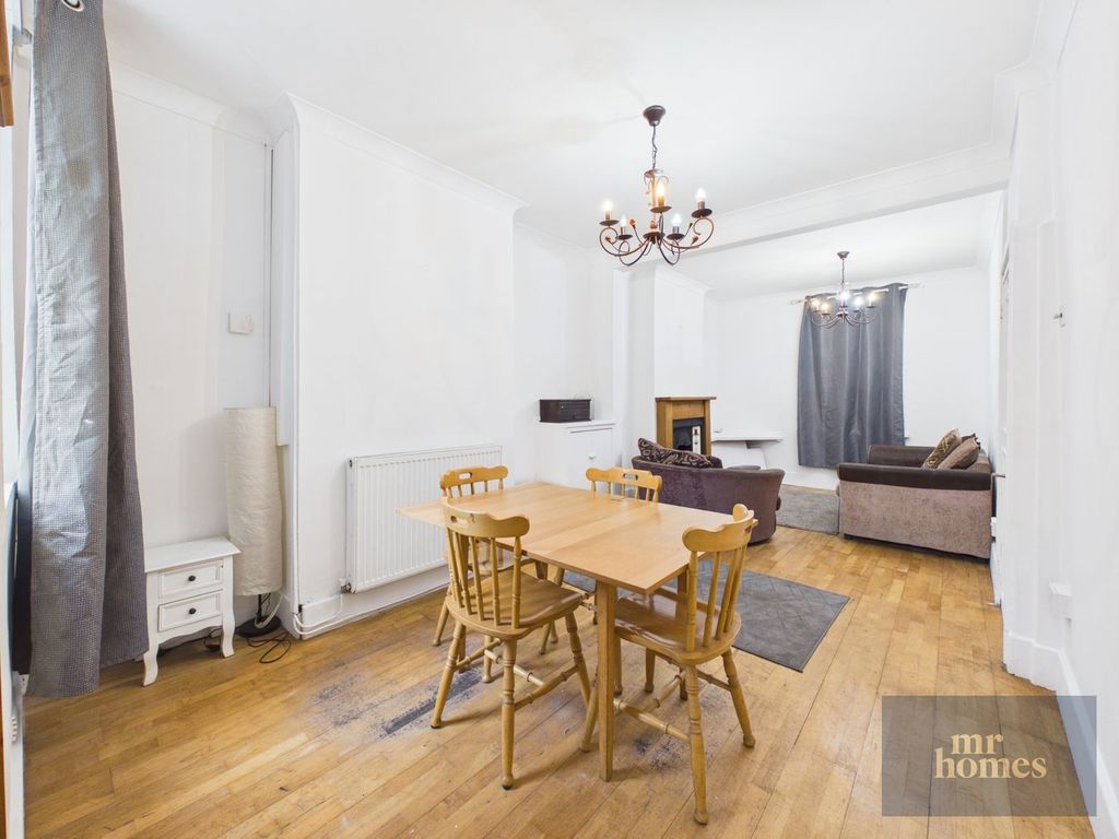 Property photo 2 of 31
