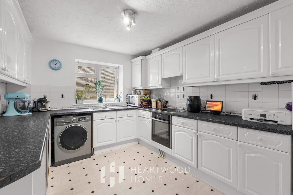 Property photo 3 of 13