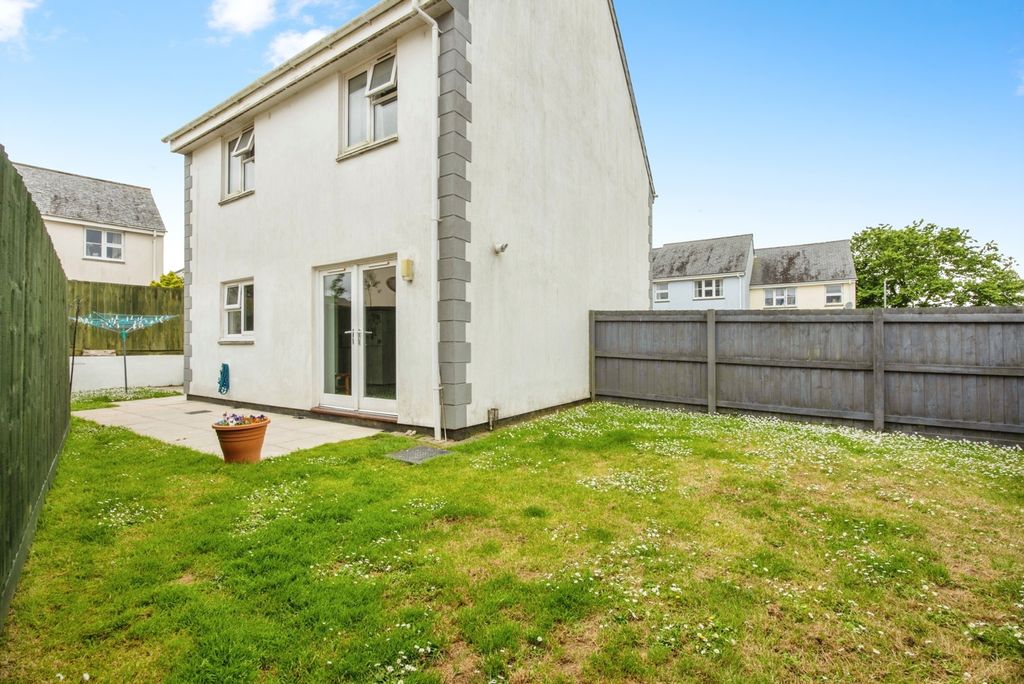 Property photo 2 of 17 Photo