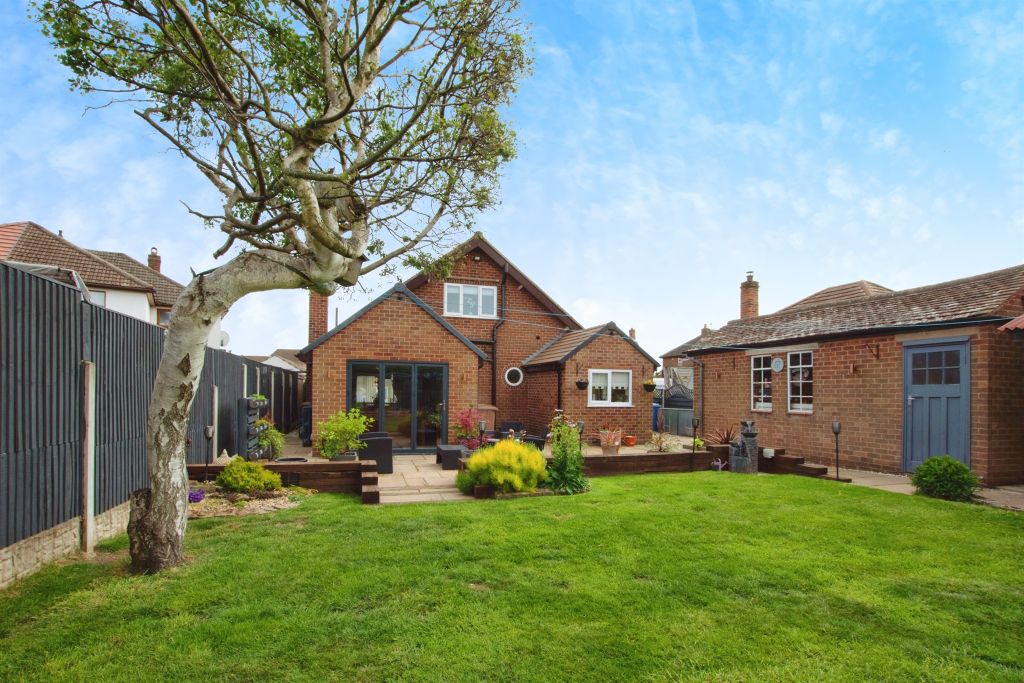 Property photo 2 of 21