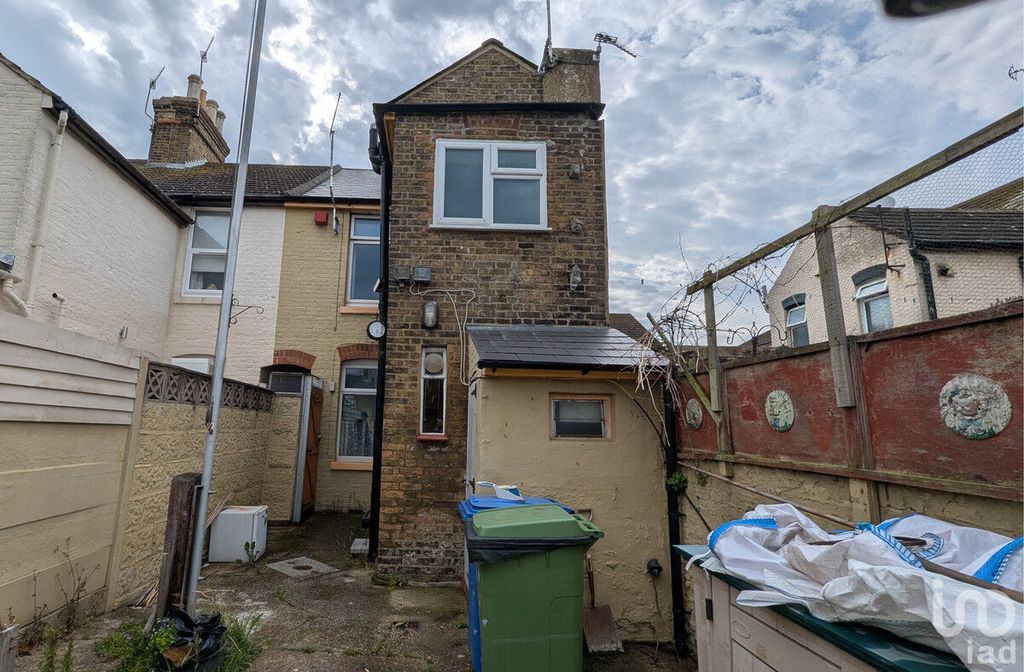 Property photo 2 of 18