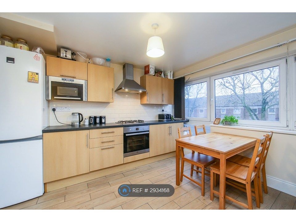 Property photo 2 of 9 Kitchen Area