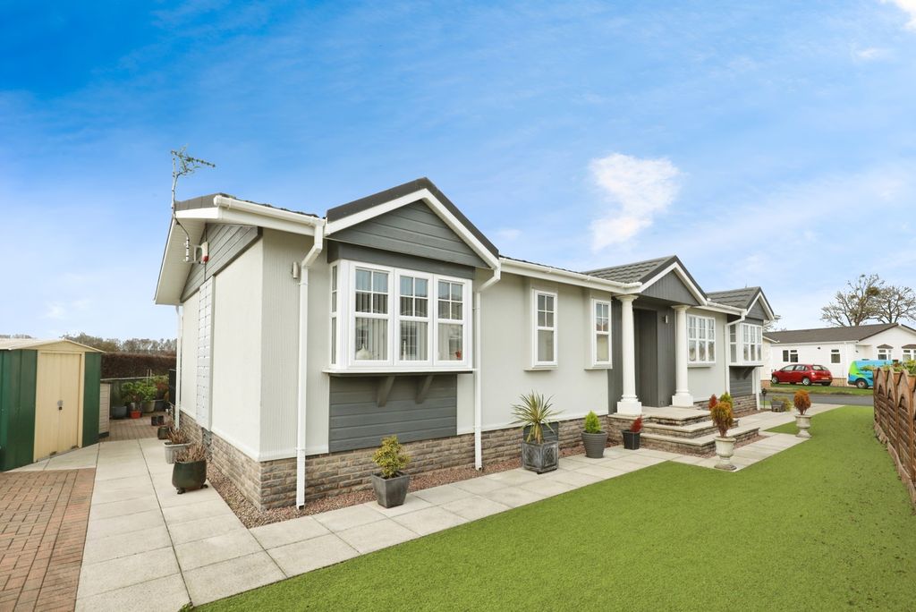 Property photo 1 of 19 Pbox-Img.Jpg