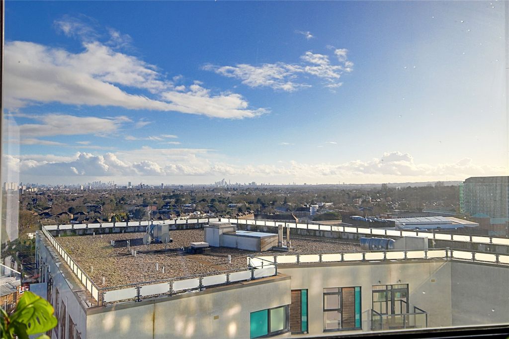 Property photo 2 of 15 Picture No. 13