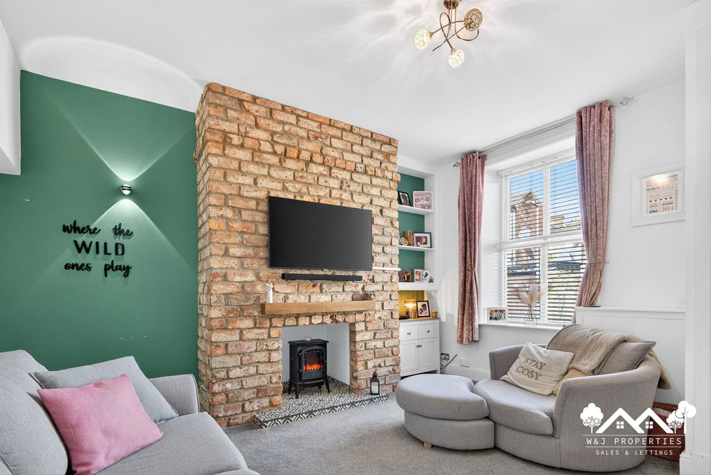 Property photo 2 of 34