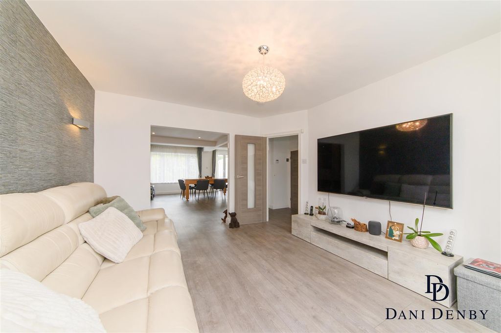 Property photo 3 of 26