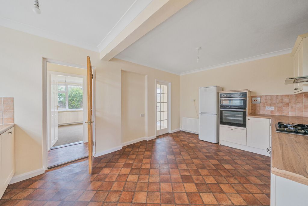 Property photo 3 of 22 1334045-3-6892460...
