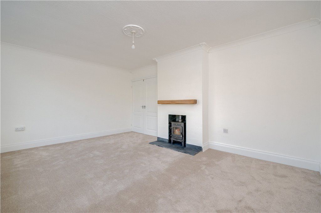 Property photo 3 of 15 Sitting Room