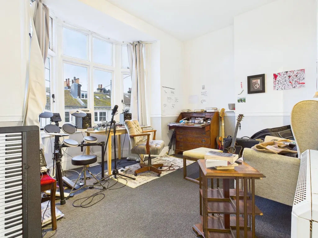 Property photo 2 of 5 Cam03987G0-Pr0260-Still005_1763454280115