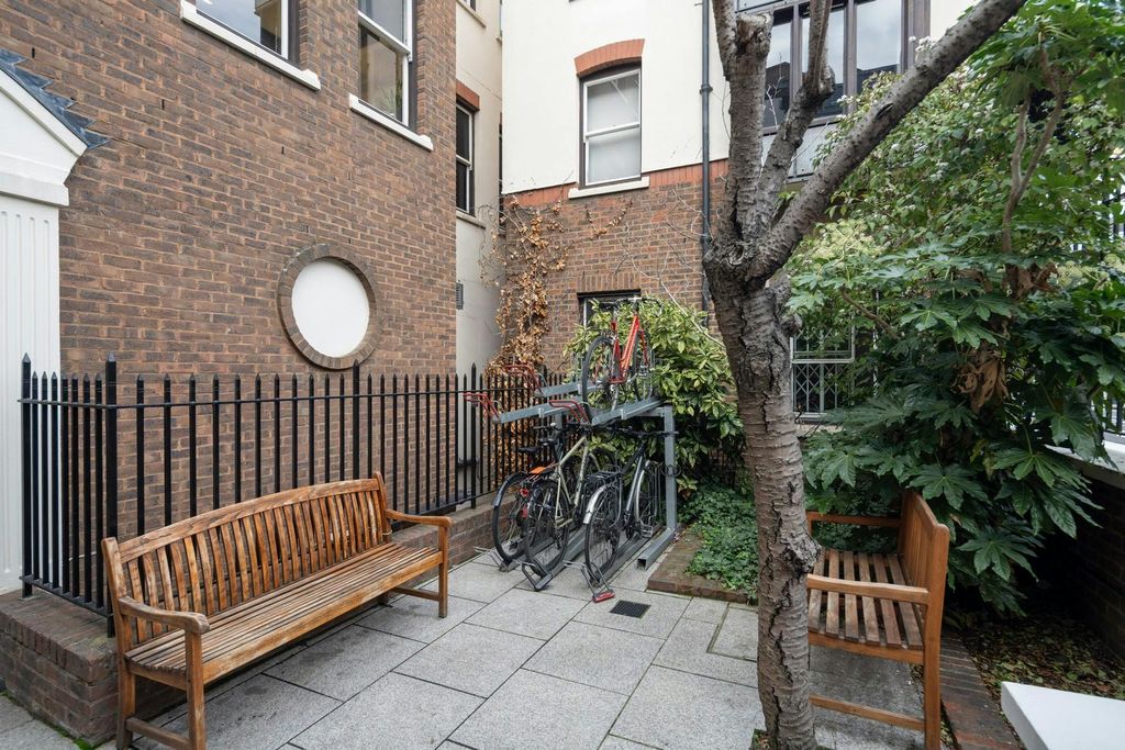 Property photo 3 of 10 Cycle Racks
