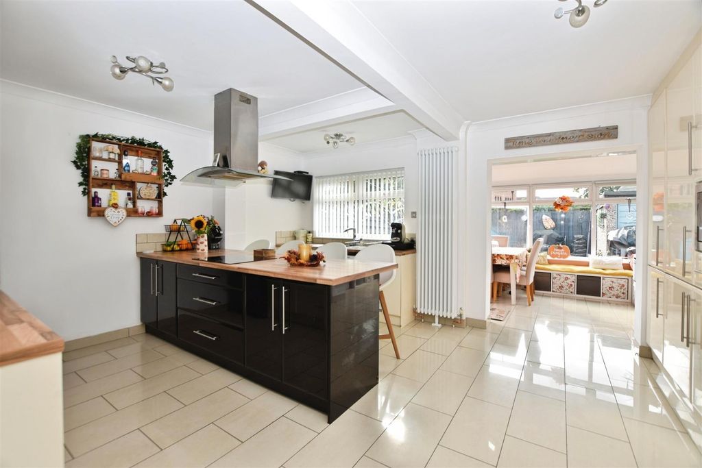 Property photo 2 of 14 Kitchen / Diner