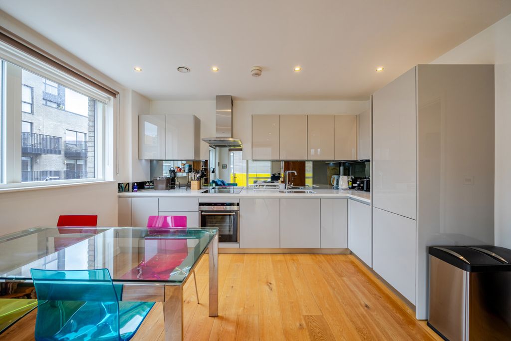 Property photo 2 of 19 1470358-10-6A1Ffb...
