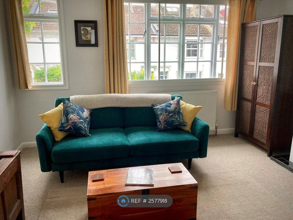 Property photo 1 of 21 Lounge 1