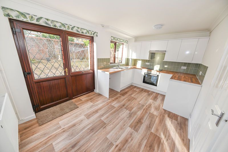 Property photo 2 of 9 Photo 3