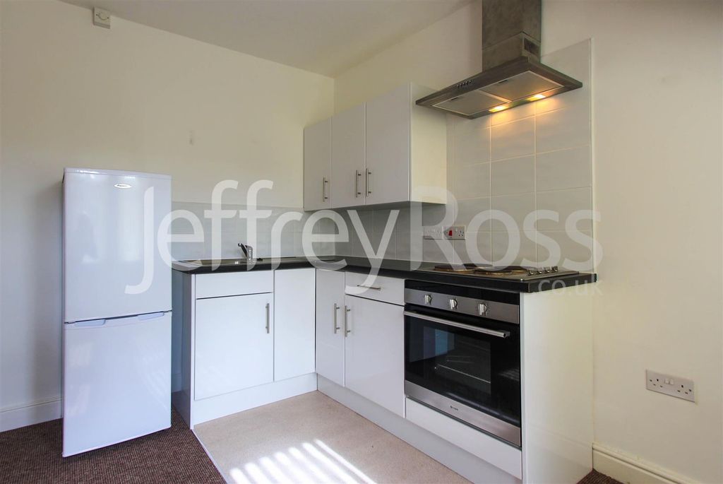 Property photo 3 of 9 3, 25 Marlborough Roadnew.Jpg