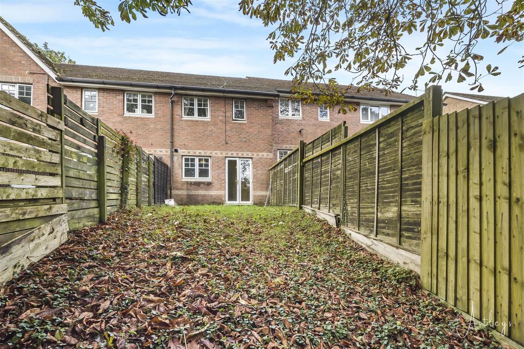 Property photo 3 of 14 External