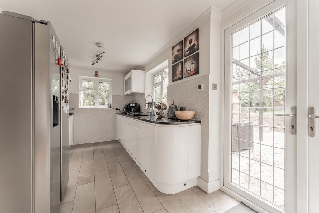 Property photo 3 of 21 5287125