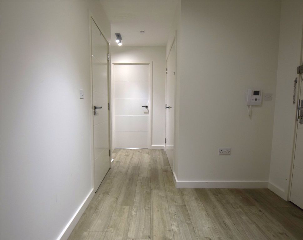 Property photo 2 of 10 Hallway