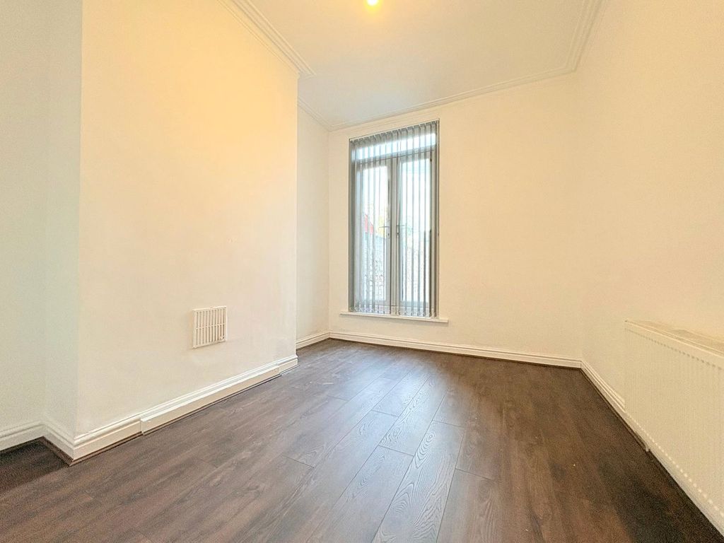 Property photo 3 of 8 Picture No. 02