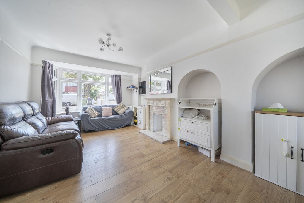 Property photo 2 of 20 1466939-6-6A15966...