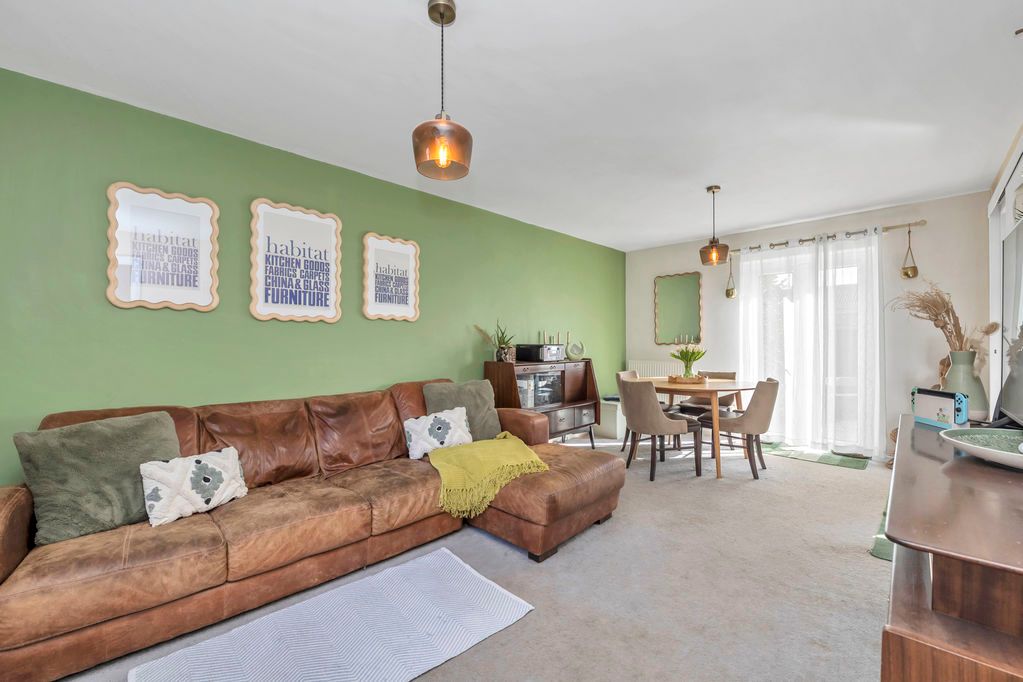 Property photo 2 of 12 Sitting/Dining Room