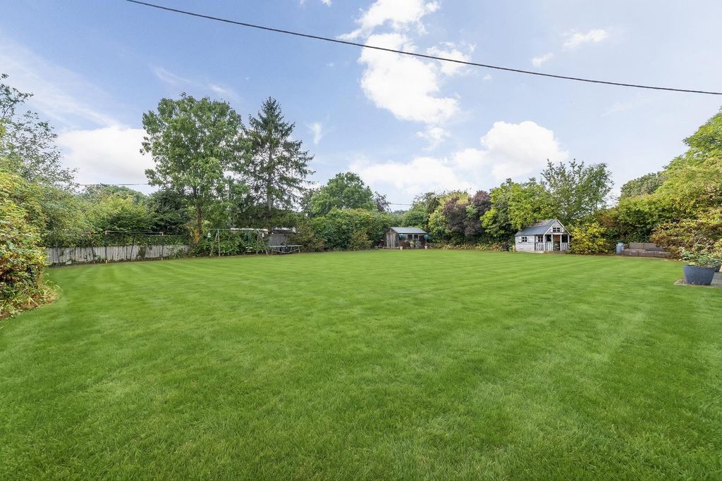 Property photo 2 of 22 Private 0.26 Acre Gardens.Jpg