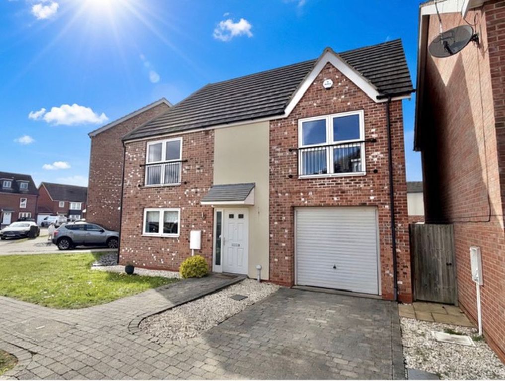 Property photo 1 of 21 Front