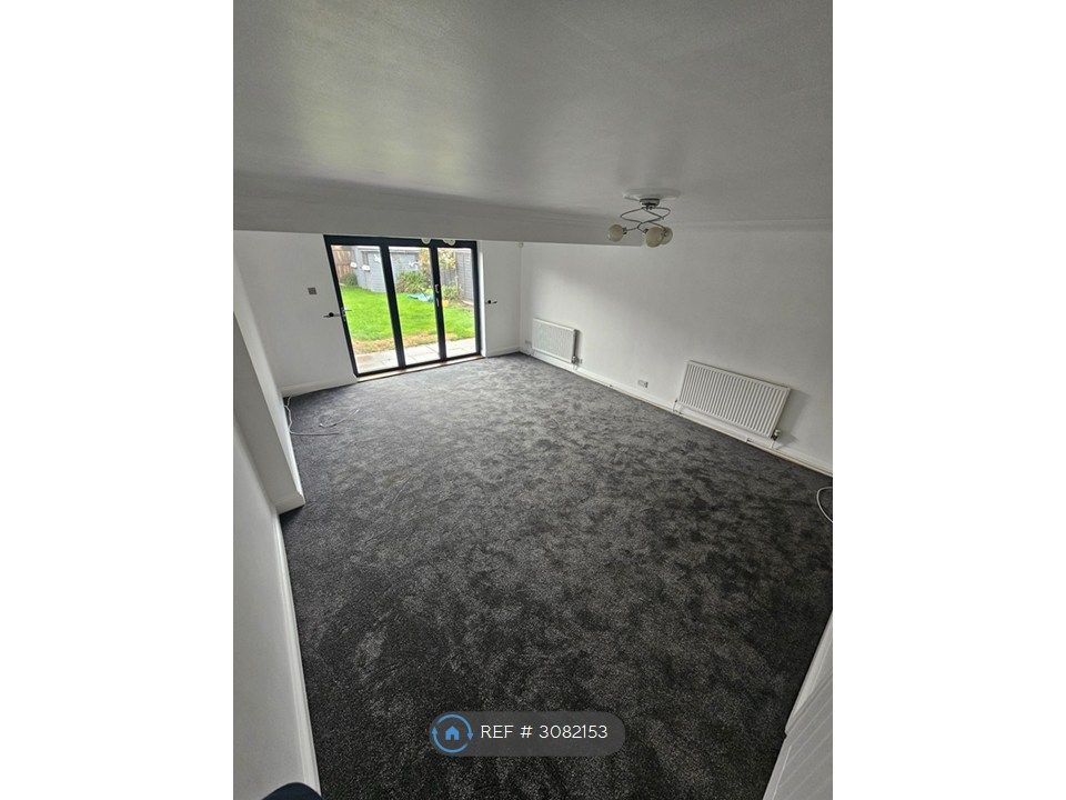 Property photo 2 of 25