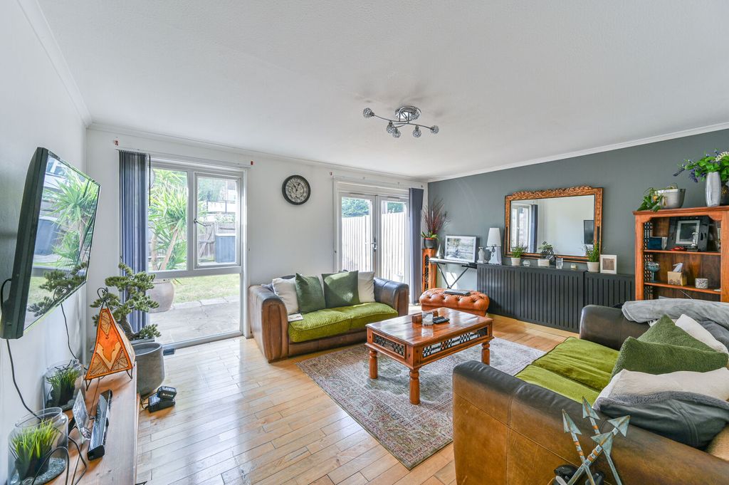 Property photo 2 of 12