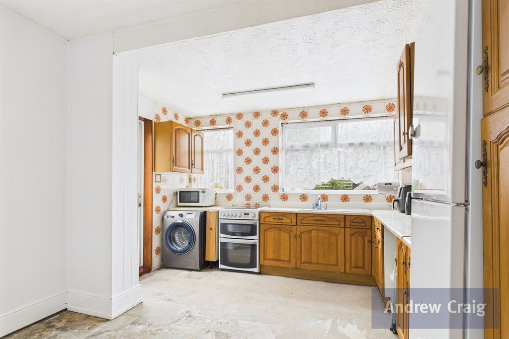 Property photo 2 of 14 Kitchen Diner