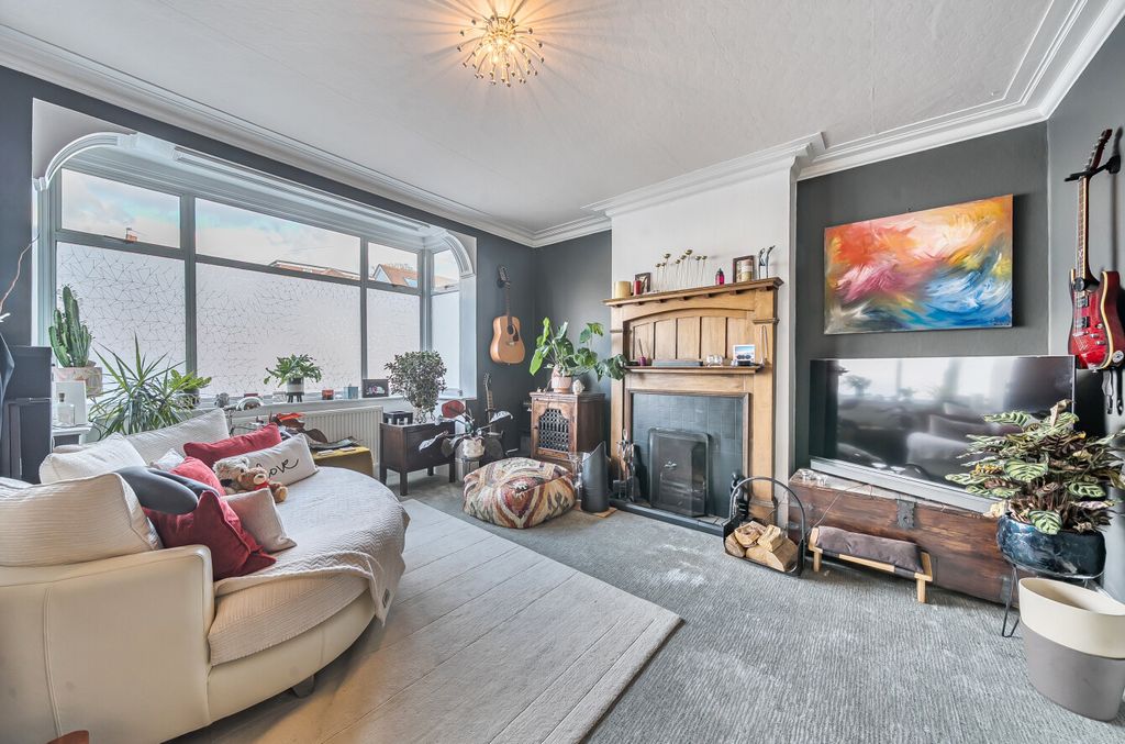 Property photo 3 of 24 1401023-13-696F9E...