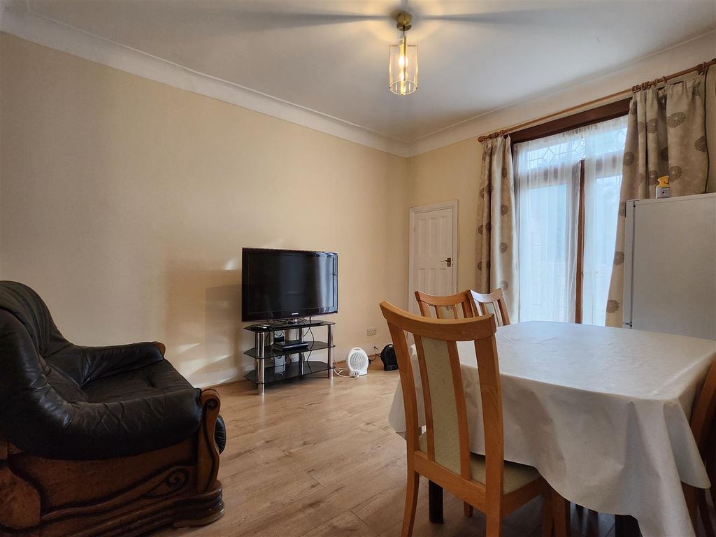 Property photo 3 of 13 R2.Jpg