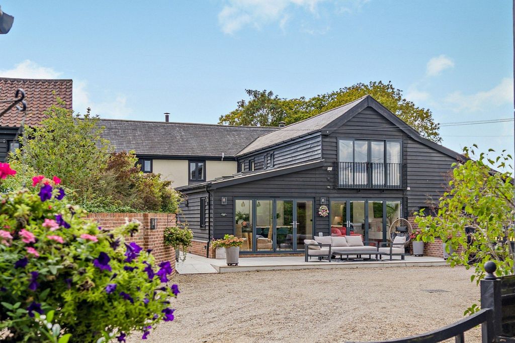 Property photo 1 of 25 Granary Barn