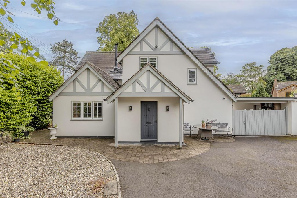 Property photo 3 of 43 Outside