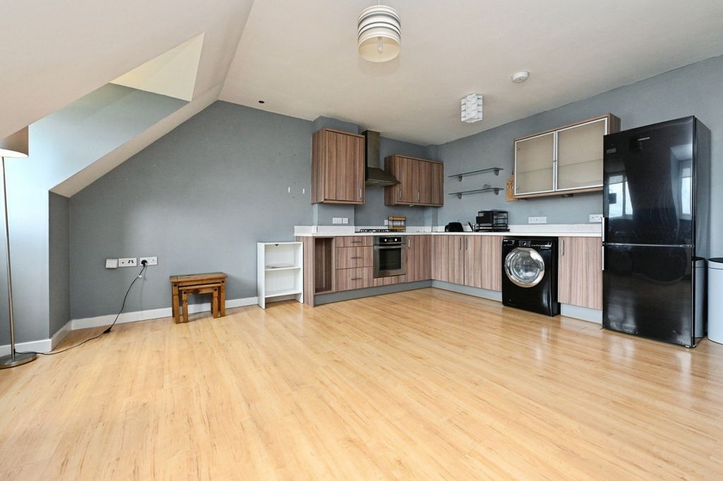 Property photo 2 of 16 Photo