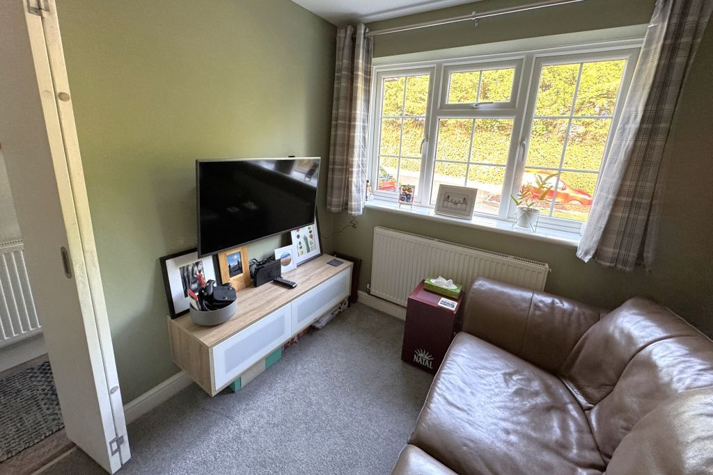 Property photo 2 of 25