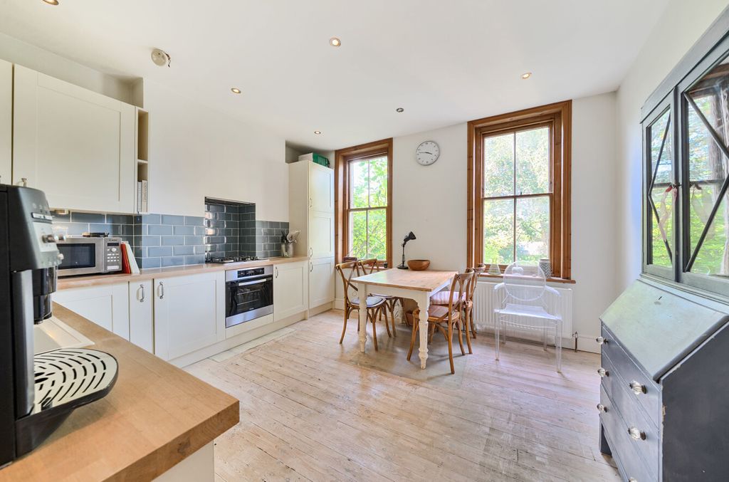 Property photo 2 of 17 1349653-39-68Bed6...