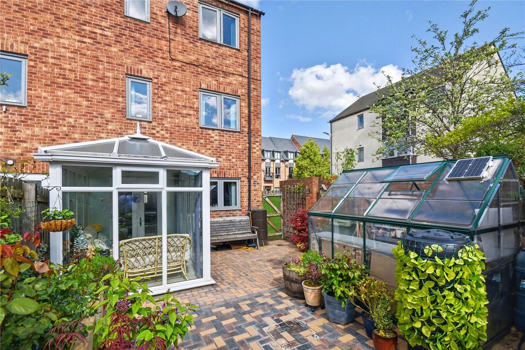 Property photo 3 of 21 Picture No. 03