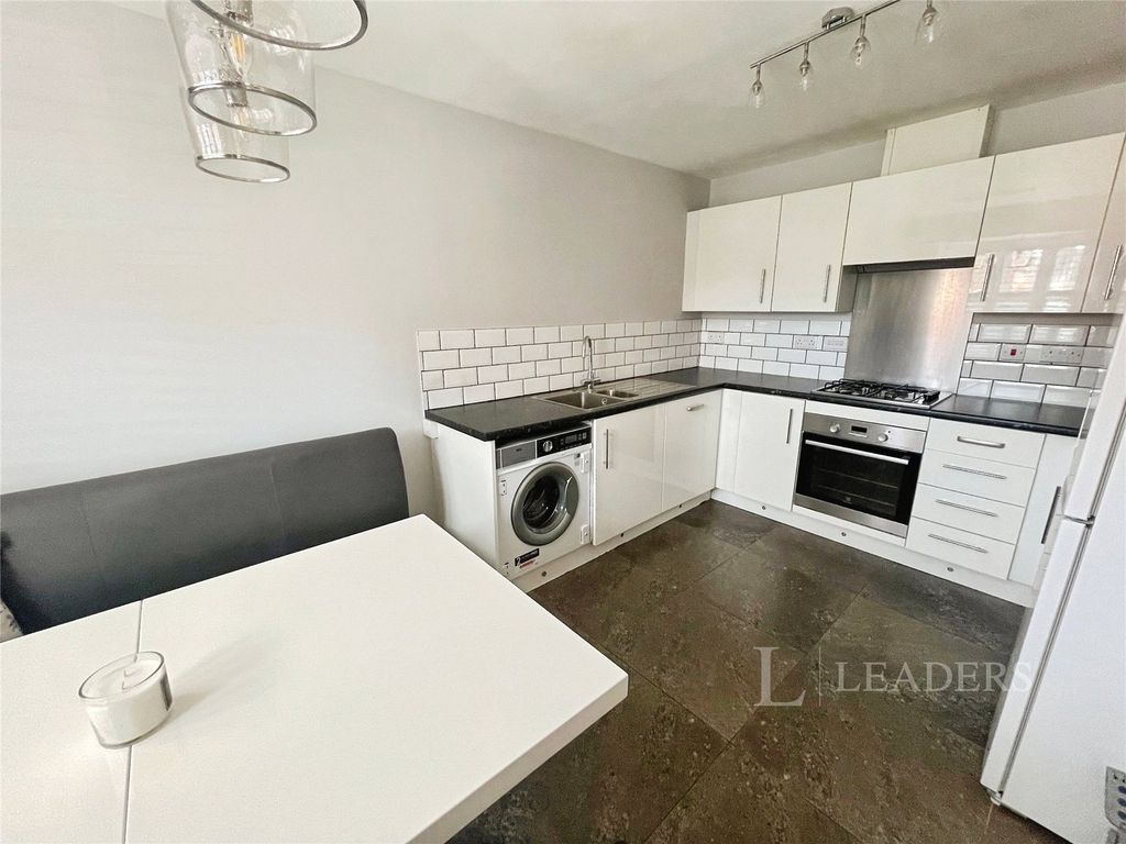 Property photo 2 of 19 Picture No. 08