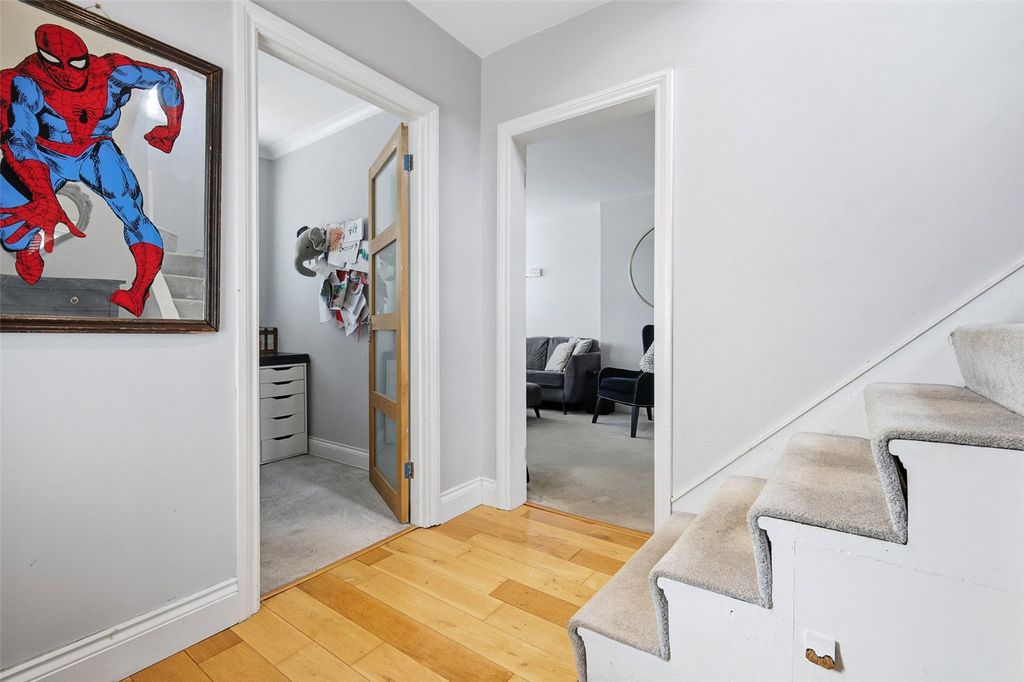 Property photo 3 of 21 Picture No. 23