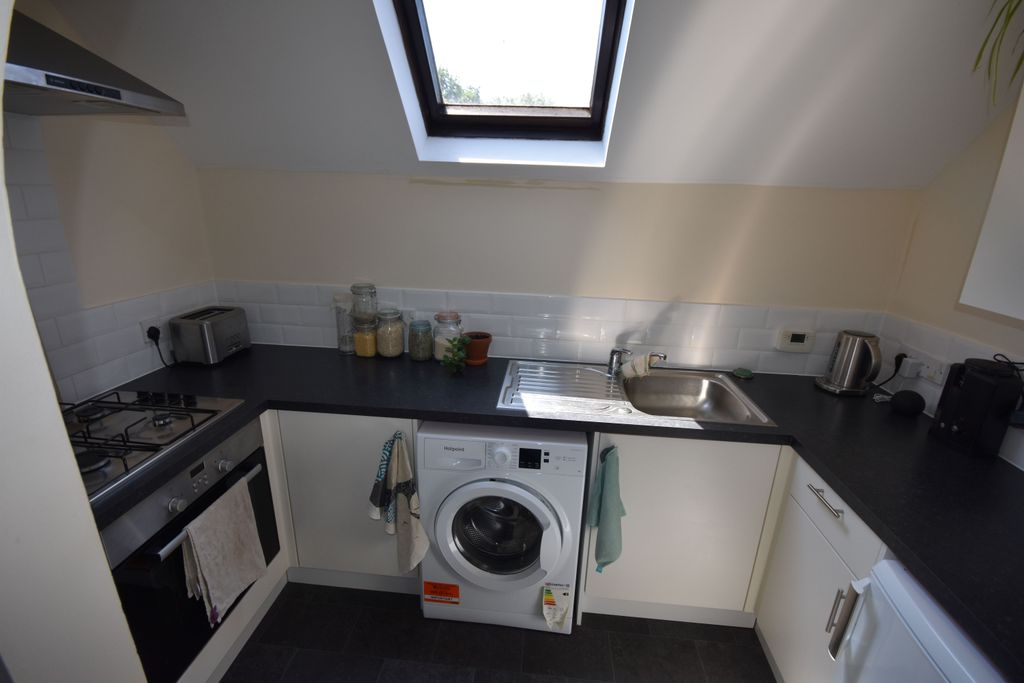 Property photo 3 of 7 A184Db69-Kitchen